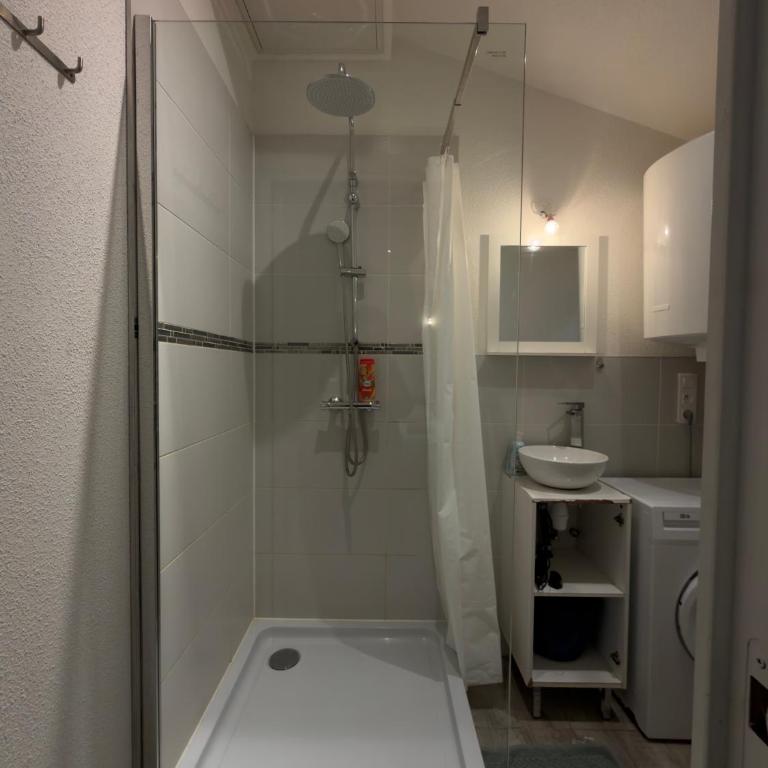 Le 6 - Joli petit studio, Centre ville - stationnement gratuit - Apartamento de 1 dormitorio - 13
