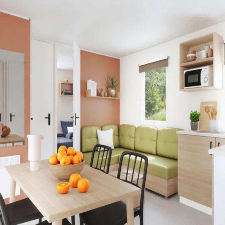 Camping Domaine du Golfe de St Tropez - Aquatique Vacances - Aqua Mobile Home with Television and Air Conditioning - 3 Bedrooms - 6/8 People - 3