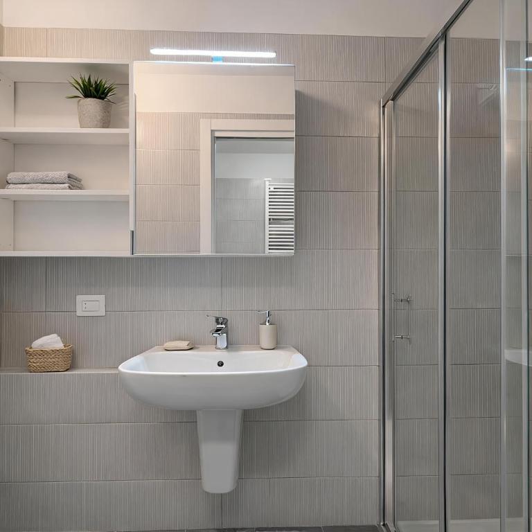 Modern Apartment near Sacro Cuore Hospital - Neɡrar - Appartamento Superior con 1 Camera da Letto e Balcone - 5