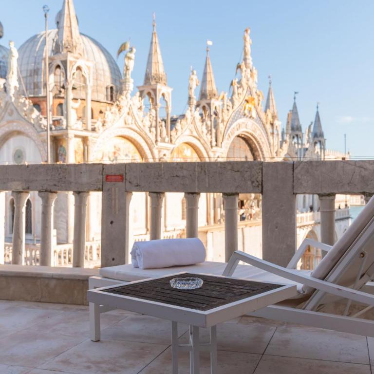 Canaletto Luxury Suites - San Marco Luxury - Suite con Terrazza e Vista Piazza San Marco - 10