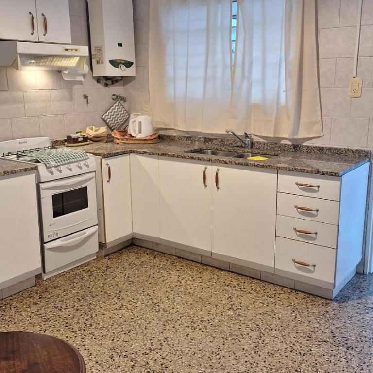 Dpto alquiler temporario santa fe - Three-Bedroom Apartment - 9