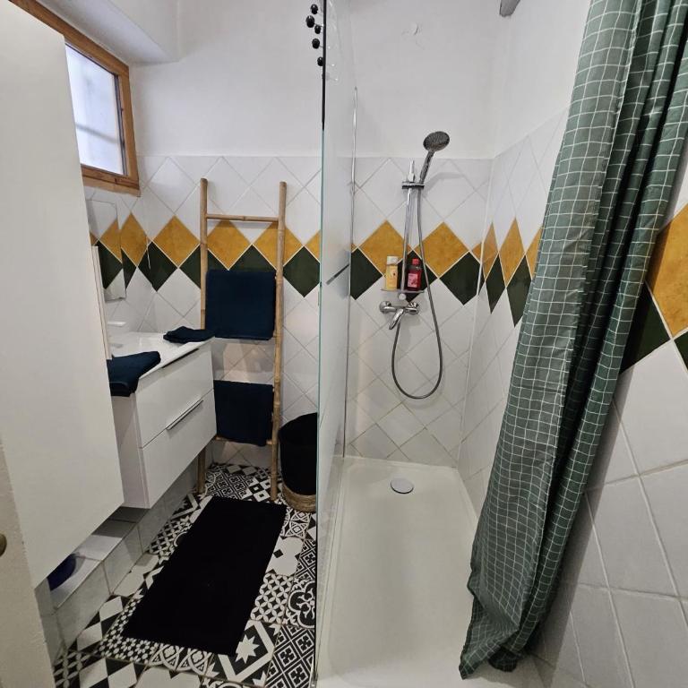 Maison dans village Tibétain - arrière pays nicois - Casa con 1 dormitorio - 11