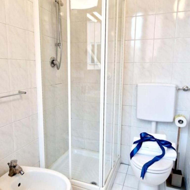 GreenSuite - One-Bedroom Apartment - 12
