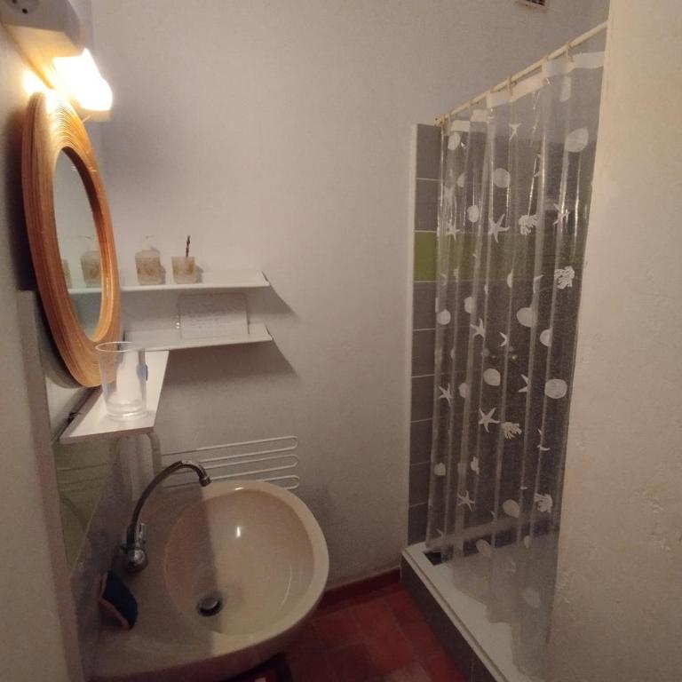 Le petit Mas - Two-Bedroom House - 13