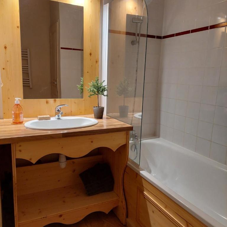 Appartement pieds des pistes 8pers 80m2 - Appartement 3 Chambres - 2