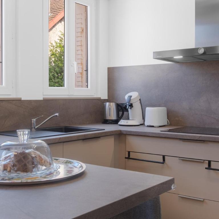 Le Bel Hugo Parking GRATUIT - Appartamento con 3 Camere da Letto e con Balcone - 14