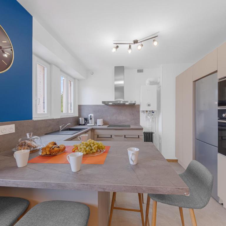Le Bel Hugo Parking GRATUIT - Appartamento con 3 Camere da Letto e con Balcone - 20