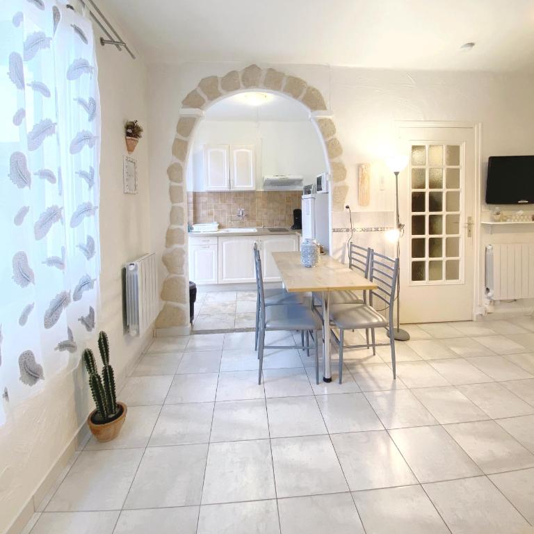 Studio confort, chic & spacieux Plage de Juan les pins & central - Apartamento Estudio - 8