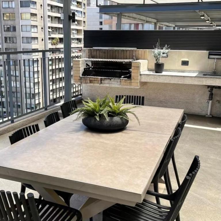 Moderno departamento full equipado en Santiago Centro y Estacionamiento - Two-Bedroom Apartment with Balcony - 15