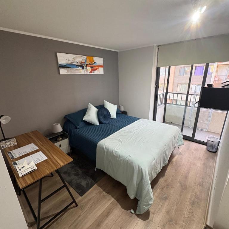 Moderno departamento full equipado en Santiago Centro y Estacionamiento - Two-Bedroom Apartment with Balcony - 5