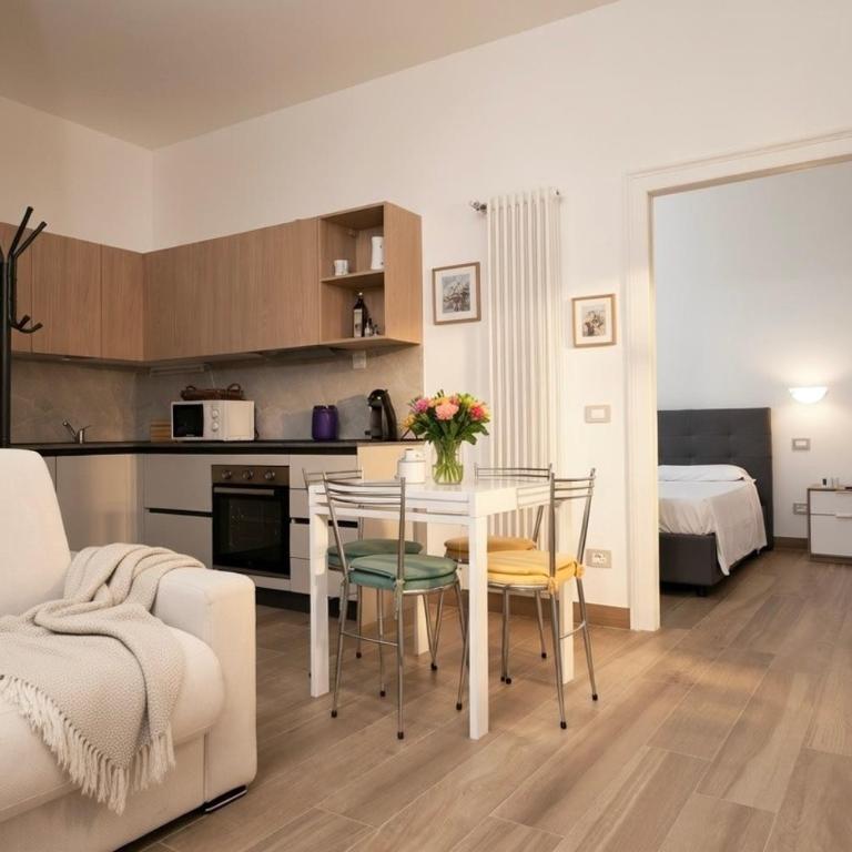 Como Borghi Two-room apartment near old town with AC - One-Bedroom Apartment - 1