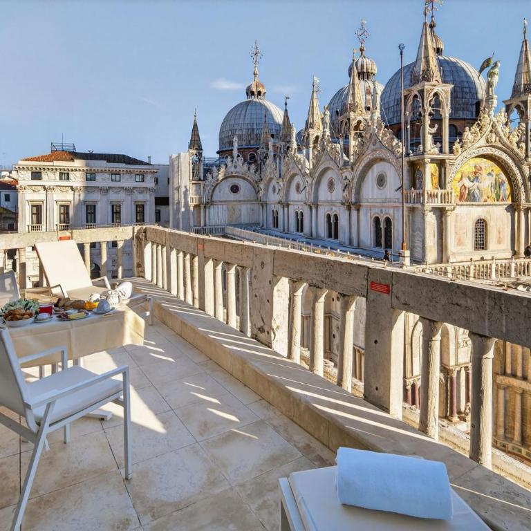 Canaletto Luxury Suites - San Marco Luxury - Suite con Terrazza e Vista Piazza San Marco - 17