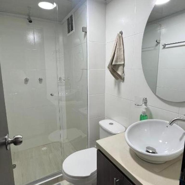 Apartamentos Nuevos 2 y 3 habitaciones 6 personas - Cerca a Expoferias y Bosque Popular, Cable Aereo - Apartamento de 3 dormitorios con vistas - 4