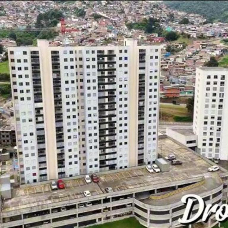 Apartamentos Nuevos 2 y 3 habitaciones 6 personas - Cerca a Expoferias y Bosque Popular, Cable Aereo - Apartamento de 3 dormitorios con vistas - 1