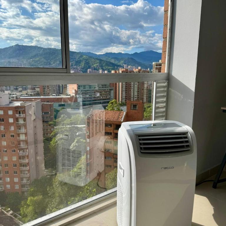 La Frontera Nice Views Loft with AC, El Poblado - One-Bedroom Apartment - 5