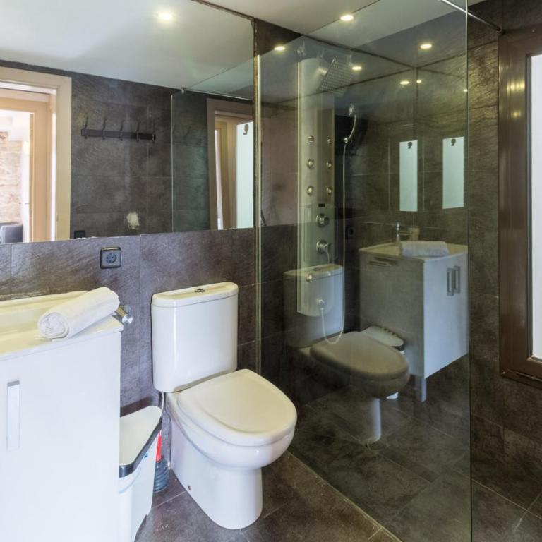 Barnapartments Raval - Two-Bedroom Family Apartment - 8