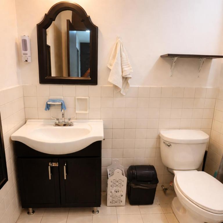 Depa Centrico en Monterrey - Two-Bedroom Apartment - 16
