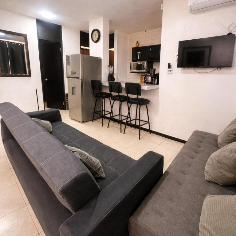 Depa Centrico en Monterrey - Two-Bedroom Apartment - 2