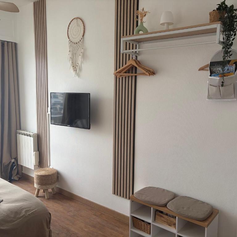 Petit nid cosy à 50 m des plages et des commerces - One-Bedroom Apartment - 3