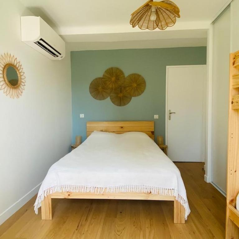 Duplex neuf centre ville, à 5 minutes de la plage! - Five-Bedroom House - 20