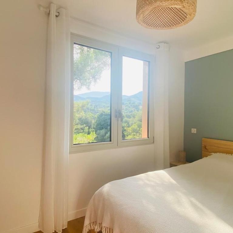 Duplex neuf centre ville, à 5 minutes de la plage! - Five-Bedroom House - 28