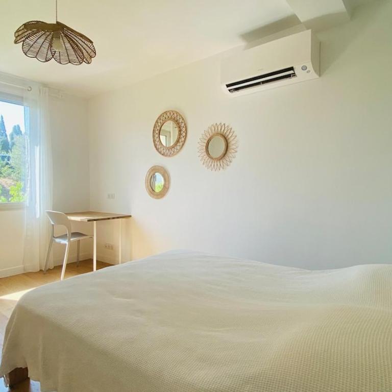 Duplex neuf centre ville, à 5 minutes de la plage! - Five-Bedroom House - 22