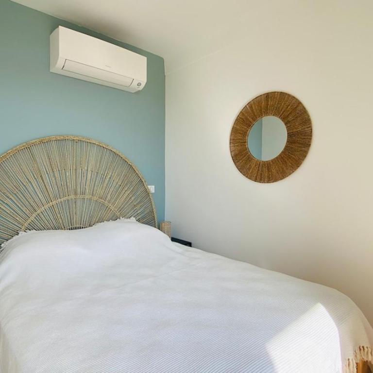Duplex neuf centre ville, à 5 minutes de la plage! - Five-Bedroom House - 25