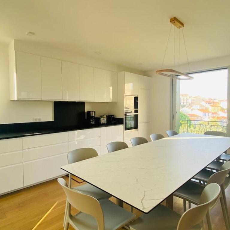 Duplex neuf centre ville, à 5 minutes de la plage! - Five-Bedroom House - 6
