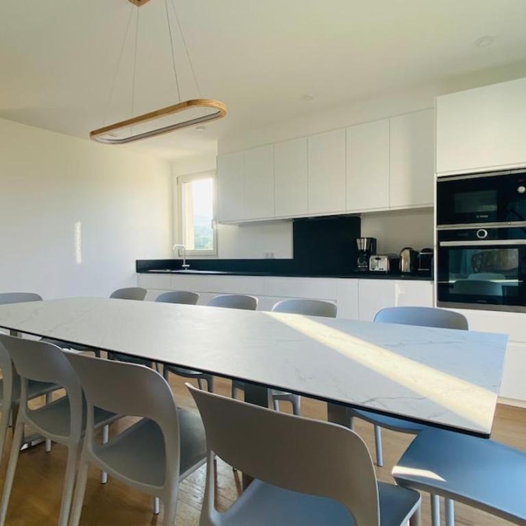 Duplex neuf centre ville, à 5 minutes de la plage! - Five-Bedroom House - 8