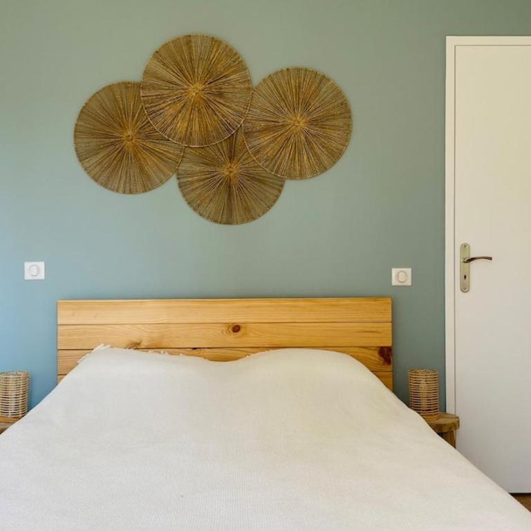 Duplex neuf centre ville, à 5 minutes de la plage! - Five-Bedroom House - 23