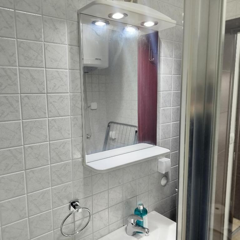 Cera luxe apartment - One-Bedroom Apartment - 16