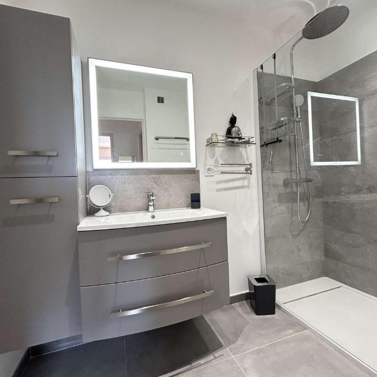 Appartement 3 pièces à Fréjus avec piscine partagée, près du centre - FR-1-226A-205 - Apartment - 15