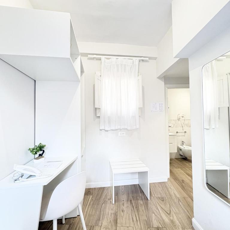 Napoleon - Standard Double Room - 12