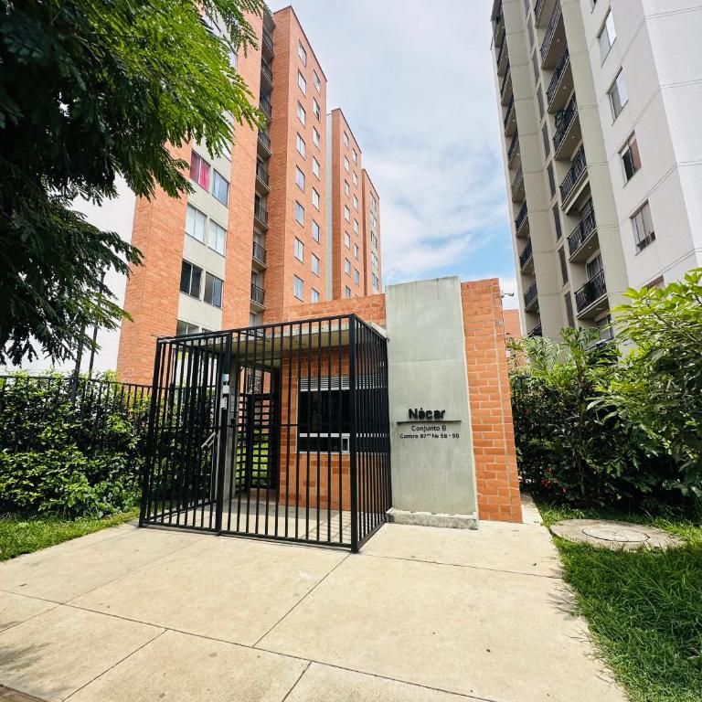 Apartamento hogar del Sol, balcón y descanso - Apartamento de 3 dormitorios - 2