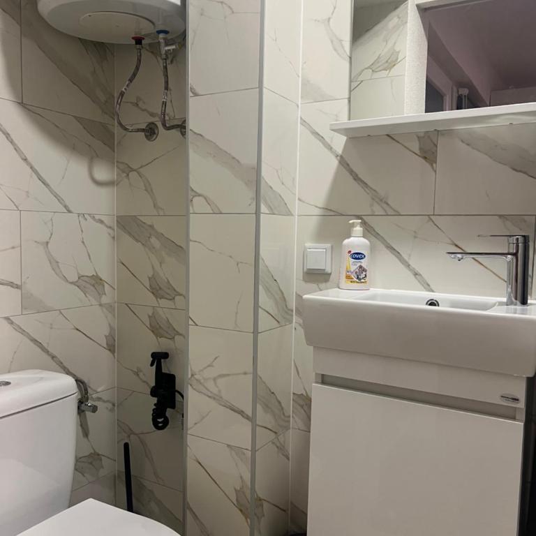 Apartman Kaan - Deluks Dvokrevetni Studio sa Bračnim Krevetom - 5