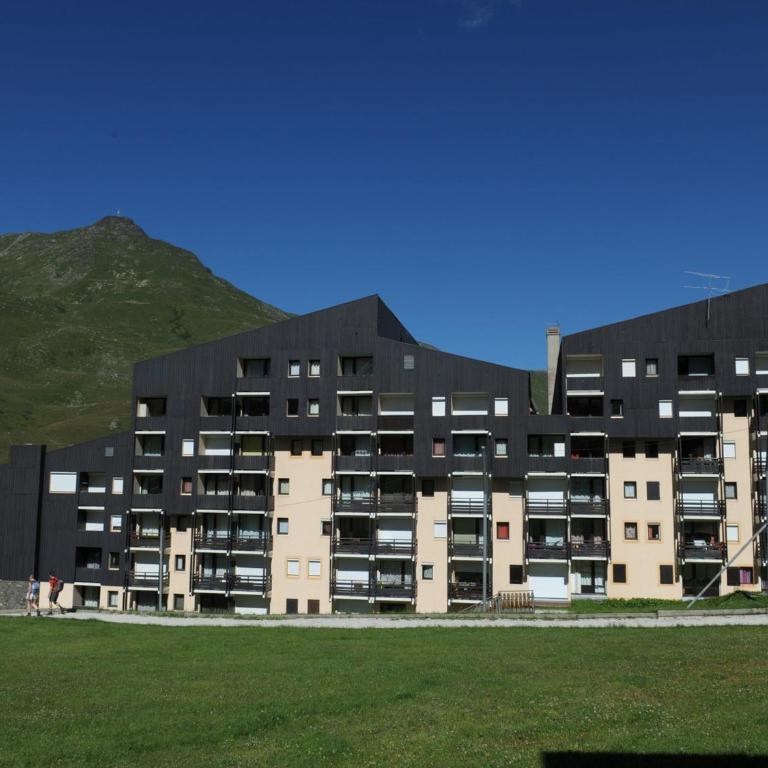 Appartement 2 pièces rénové, skis aux pieds, 5 pers, style montagnard, balcon - FR-1-344-938 - Apartamento - 17