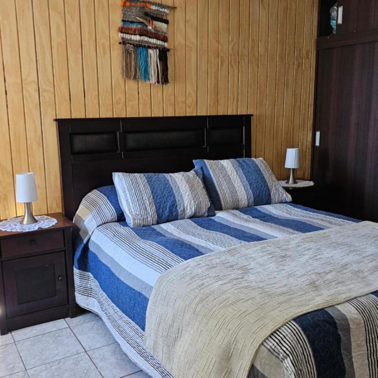 Lago Ranco, cabaña orilla de lago - Two-Bedroom House - 4