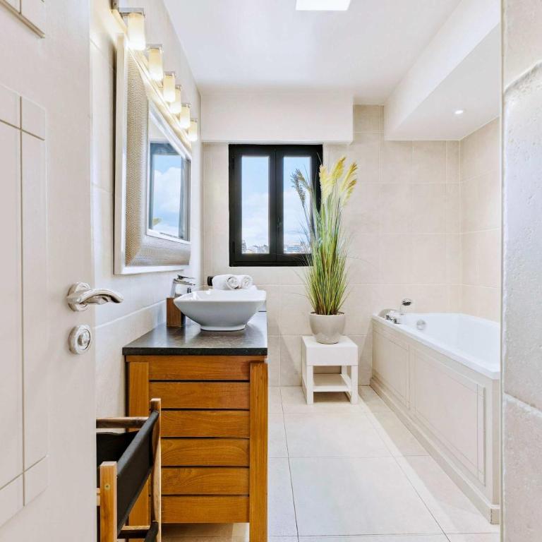 Septieme Ciel - Exceptionnel Appartement vue Mer - Appartement 1 Chambre avec Vue sur la Mer et Terrasse - 52