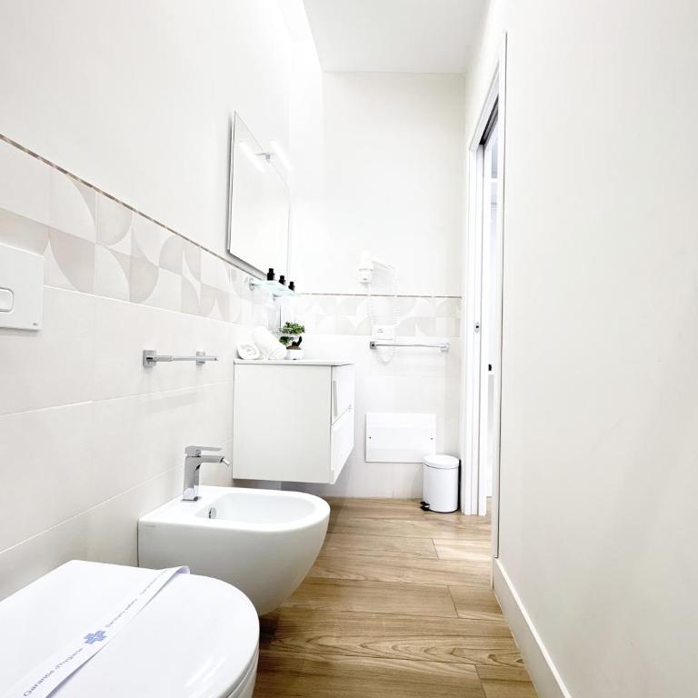 Napoleon - Deluxe Double Room with Balcony - 17