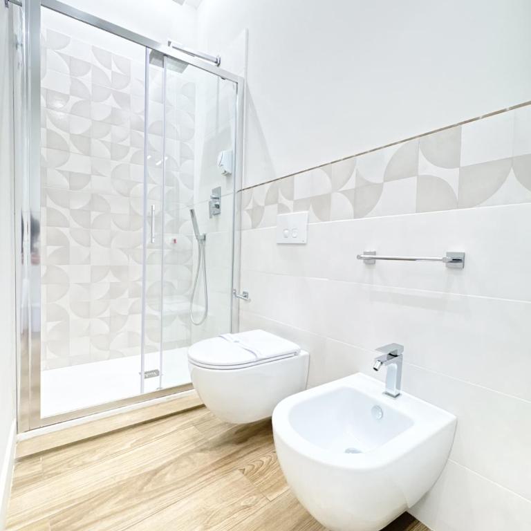 Napoleon - Deluxe Double Room with Balcony - 18