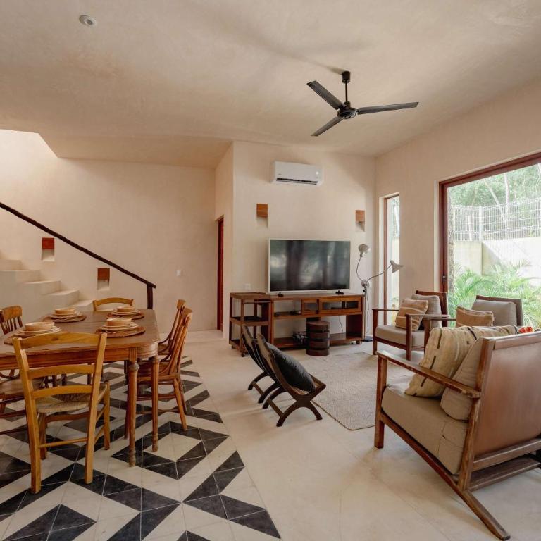 chic 4BR Villa with Private Pool in Holistika Tulum - Villa - 5