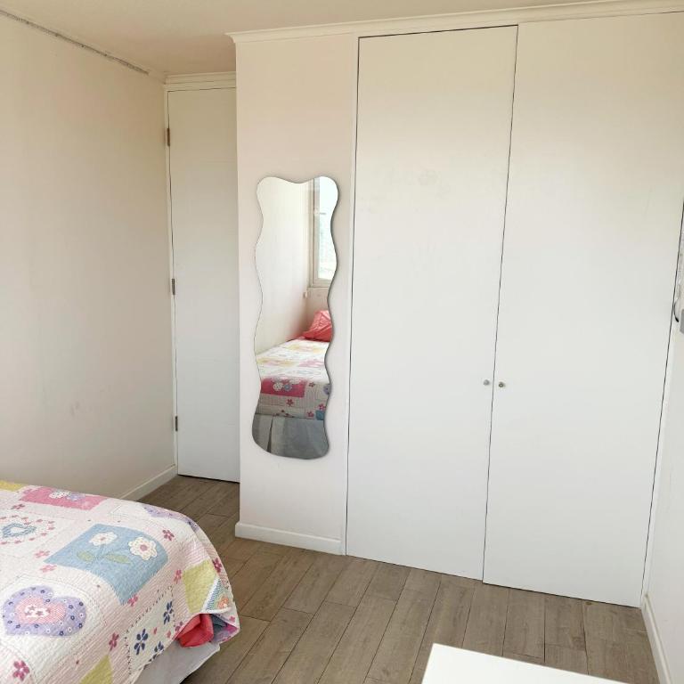 Departamento Moderno, central y cómodo - Three-Bedroom Apartment - 9
