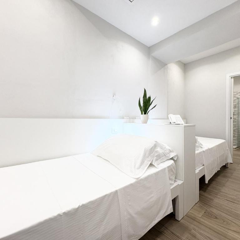Napoleon - Twin Room - 23