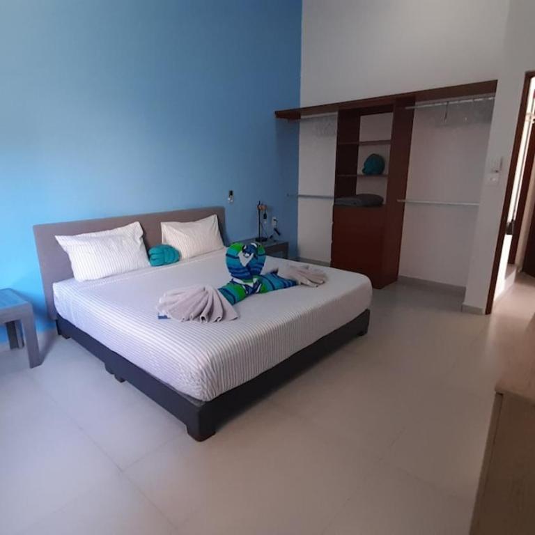 Nautica Apartment-4 guests and shared pool - One-Bedroom Apartment - 15
