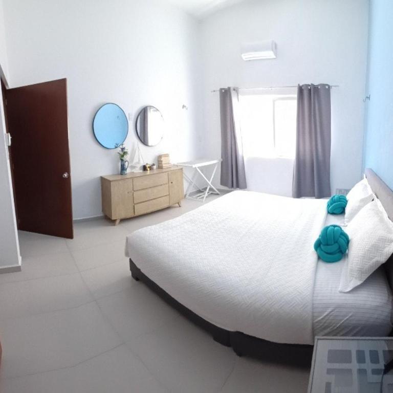 Nautica Apartment-4 guests and shared pool - One-Bedroom Apartment - 21