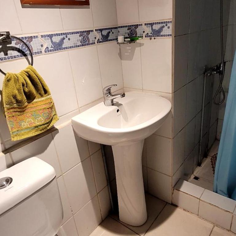 acogedor lugar a pasos del mar y reloj de flores - Standard Twin Room with Shared Bathroom - 2