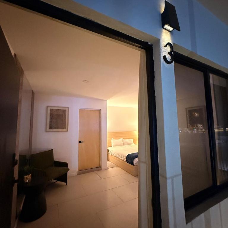 RA Suites - Double or Twin Room - 6