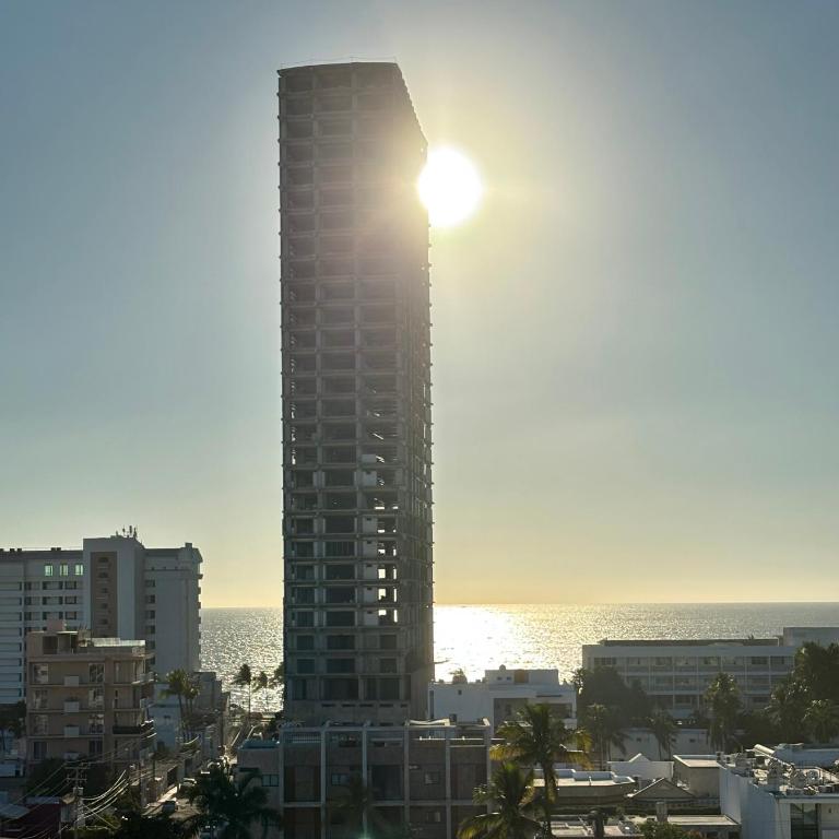 DEPA NUEVO en TORRE CORDOBA a pasos del MALECON y PLAYA - Three-Bedroom Apartment - 2