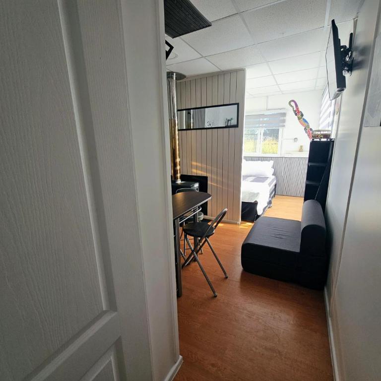 Container Austral Chamiza - One-Bedroom Apartment - 12