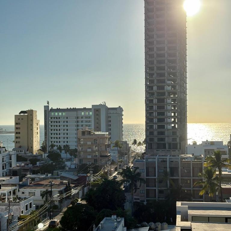 DEPA NUEVO en TORRE CORDOBA a pasos del MALECON y PLAYA - Three-Bedroom Apartment - 36